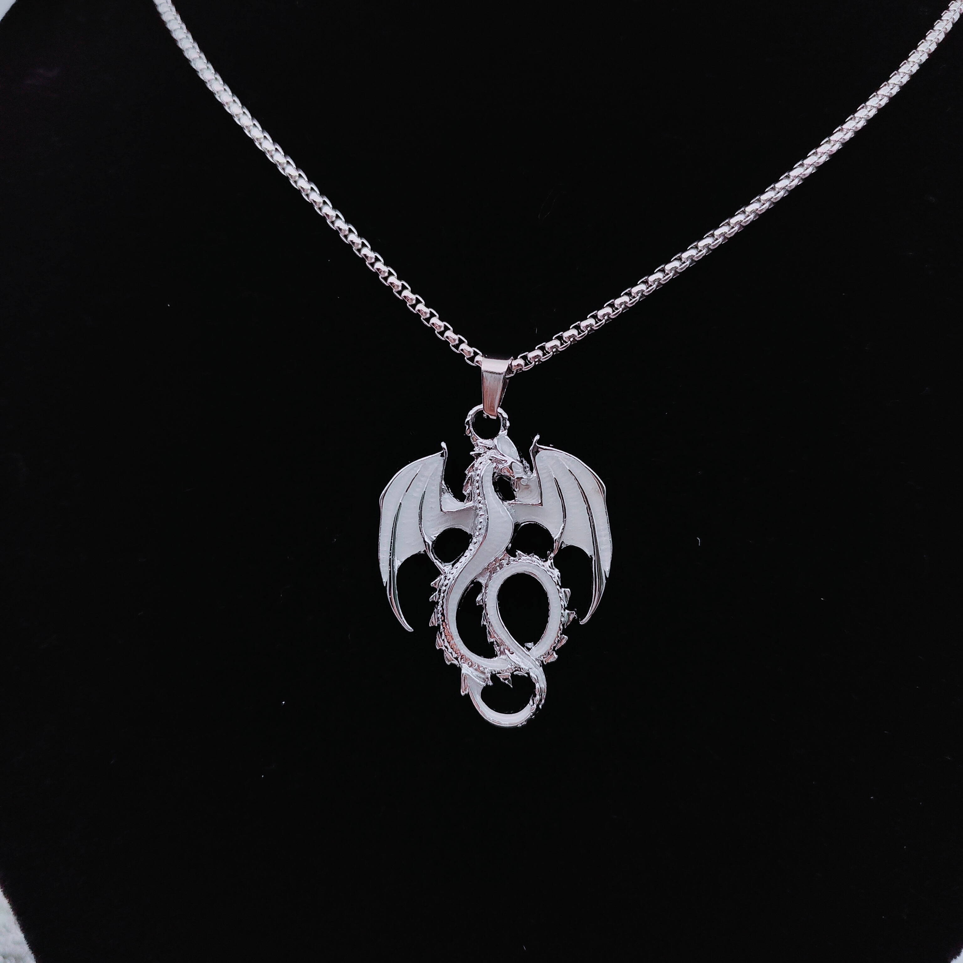 Glow in the Dark Wyvern Dragon Alloy necklace