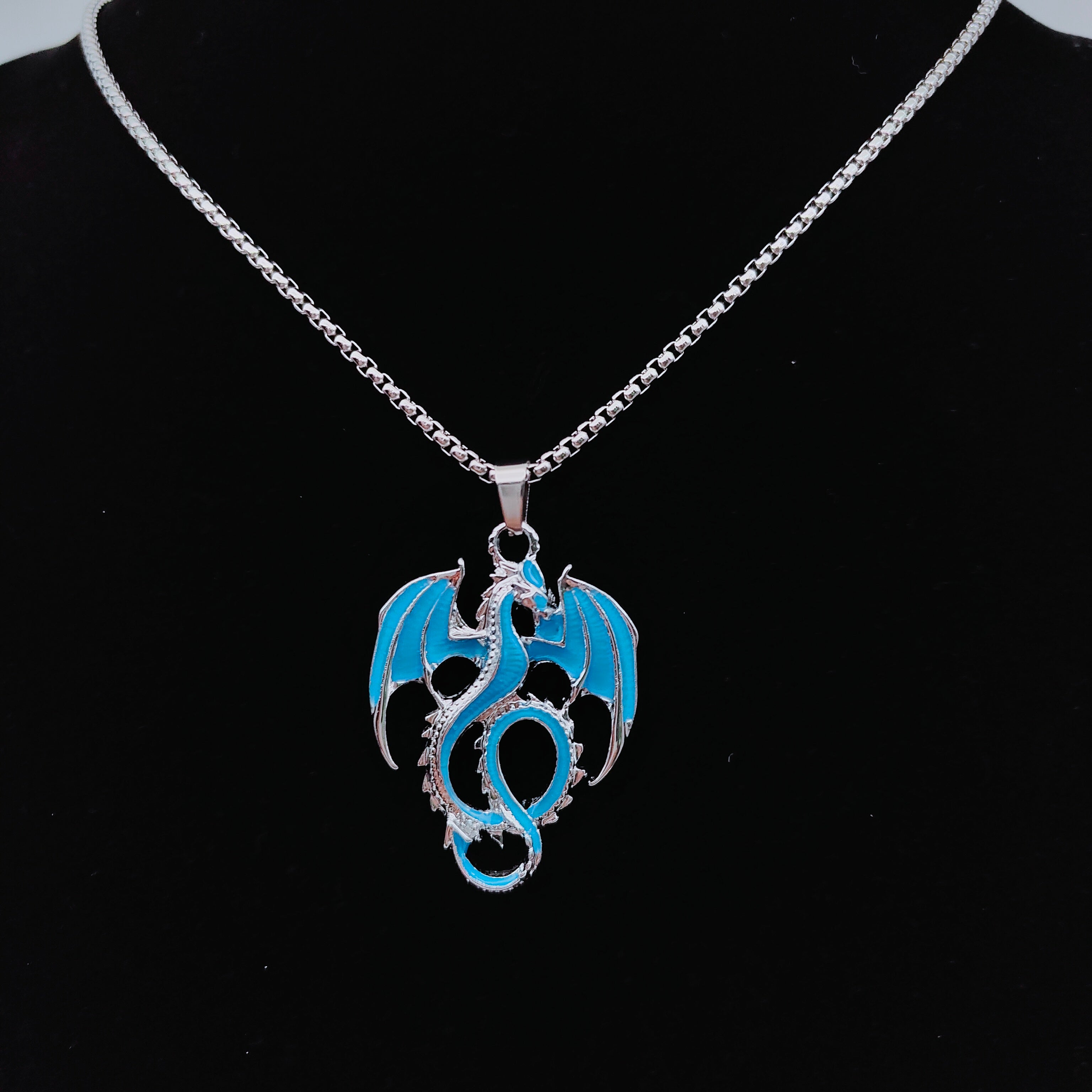 Glow in the Dark Wyvern Dragon Alloy necklace